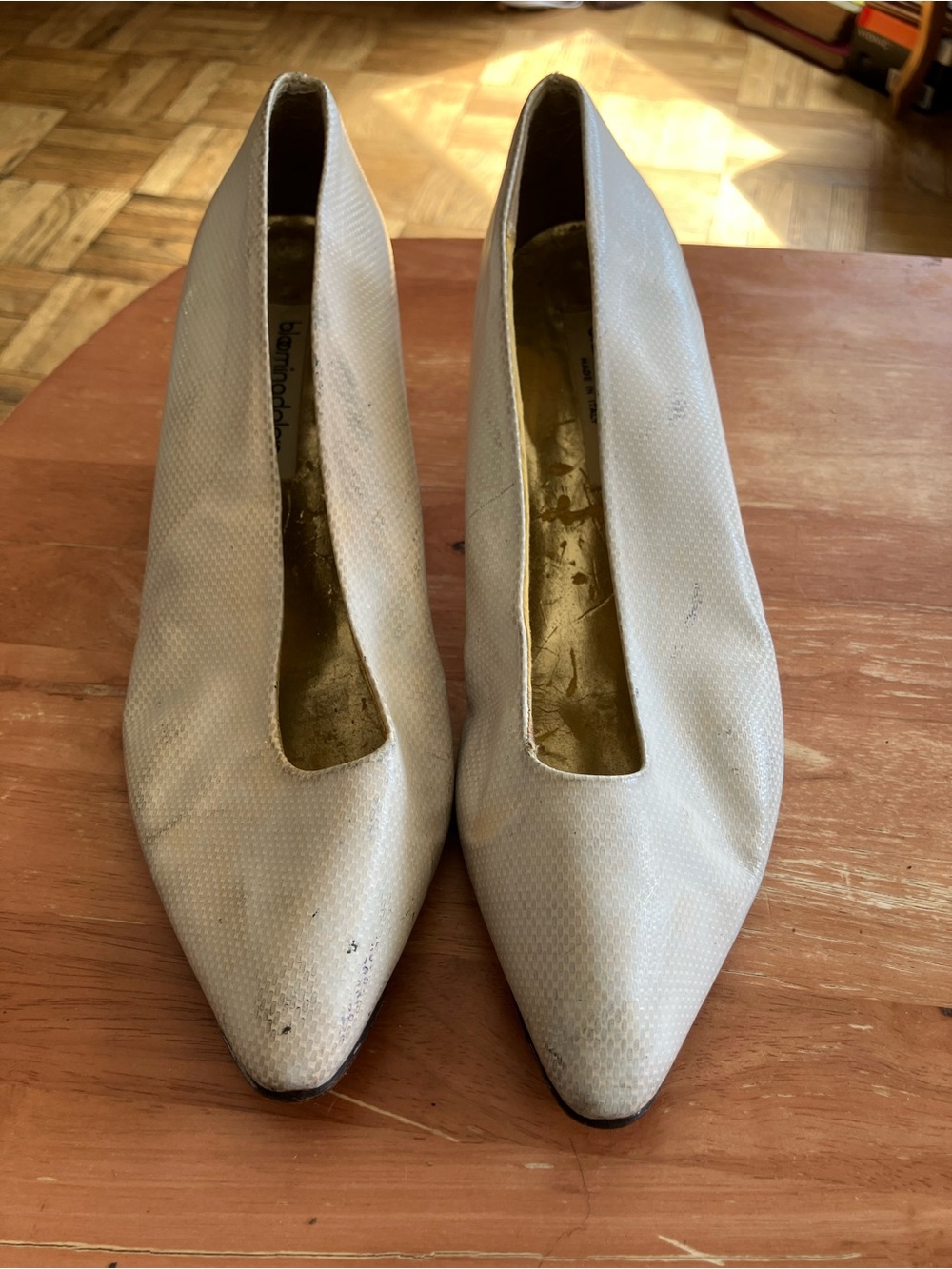 Bloomingdale's White Pointed Toe Heels